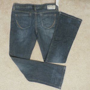 CONVERSE ONE STAR  SIZE 6 WOMEN'S BOOTCUT JEANS, 31" Waist, 32" Inseam, 8" Rise